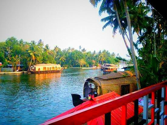 Chaandhni Lake View Hotel Alappuzha Eksteriør billede